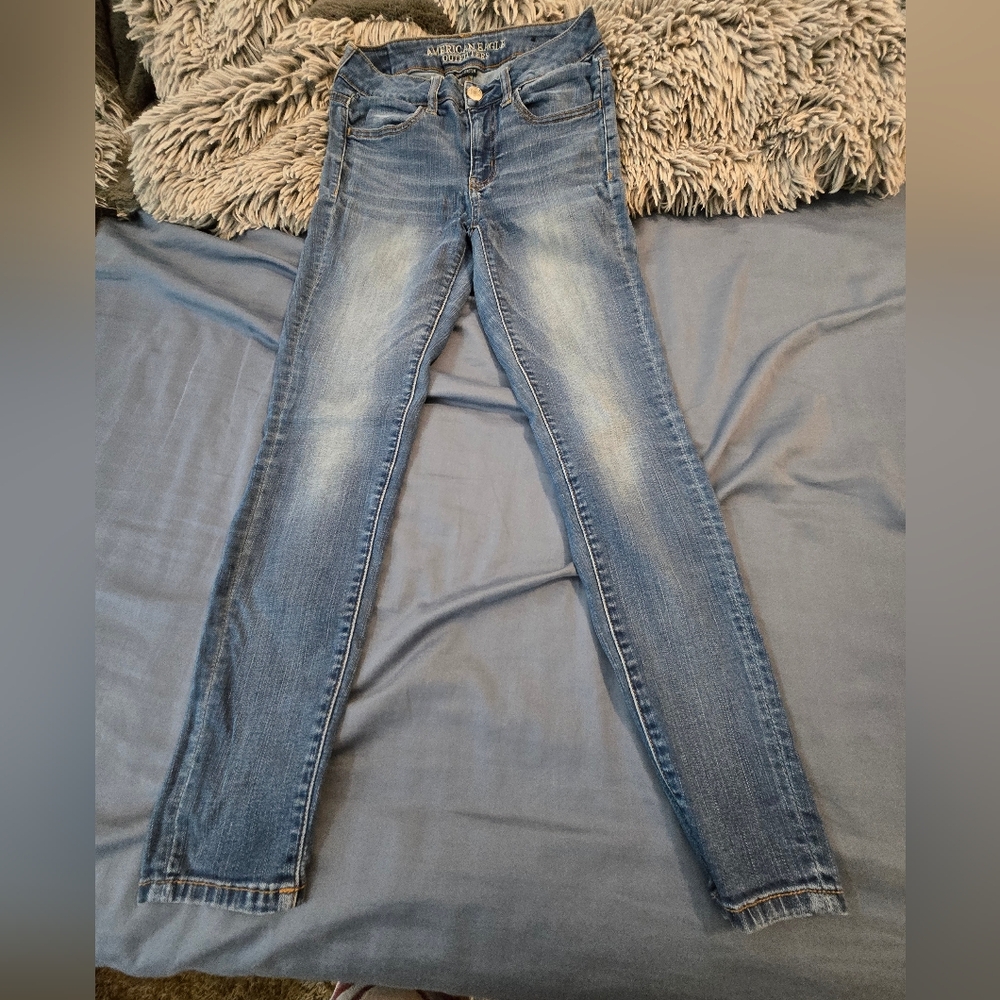 American EagleSize 2 short Super stretch jeggingsMid rise